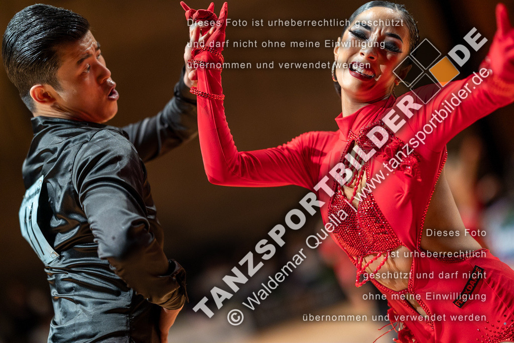 20230812-12601 | Hier finden Sie Tanz Bilder vom Latein und Standard Formationen tanzen. Sportbilder vom Tanzsport. Schöne Fotos und von Weltmeisterschaft, Europameisterschaft, Bundesliga, Regionalliga, Oberliga und Landesliga sowie von GOC Stuttgart, DanceComp, WM Bremen