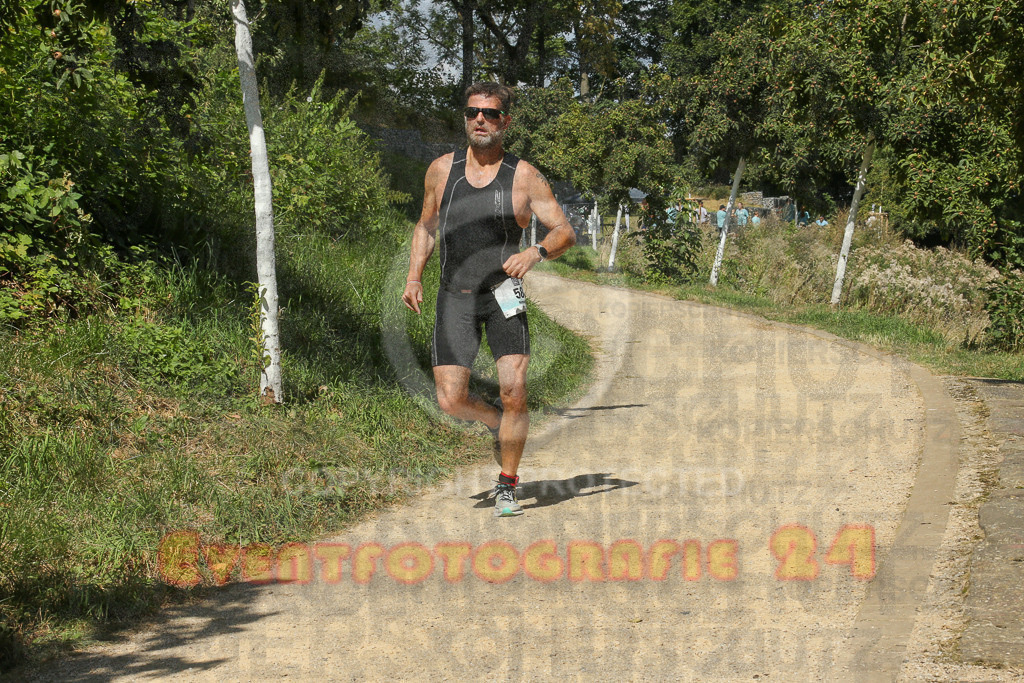 250824_1230_EX1_9595 | Sportfotografie im Rhein-Sieg Kreis, Köln, Bonn, NRW, Rheinland Pfalz, Hessen, etc. Unser Tätigkeitsfeld umfasst den Laufsport vom Volkslauf über den Marathon, Duathlon, Triathon bis zum Ultralauf wie Kölnpfad Ultra oder Schindertrail.