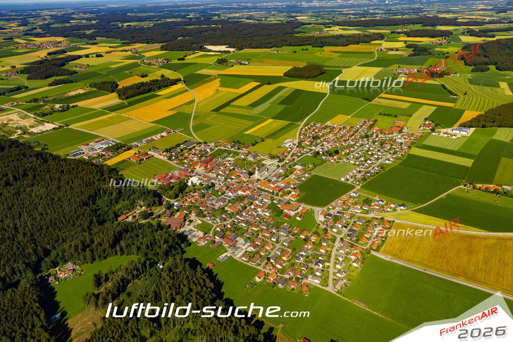 Aktuelles Luftbild von  Palling - Die Luftaufnahme wurde 2022 mittels UL-Flugzeug erstellt ( keine Drohne ) - hochauflösende Kamera-Systeme von  Canon -Beste Qualität - Für grossformatige Ausdrucke geeignet. Die Geschenkidee !