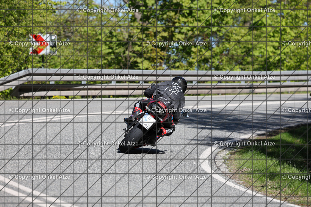 IMG_9186 | Fotograf am Kyffhäuser. Onkel Atze. Kyffhäuser Rennstrecke. Café36. Motorsportfotografie. - Realisiert mit Pictrs.com