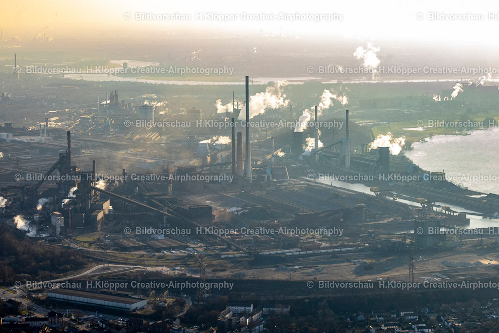 Luftbilder Duisburg-7512 | Luftbildfotografie Inversions - Wetterlage am Horizont in Duisburg - Realisiert mit Pictrs.com