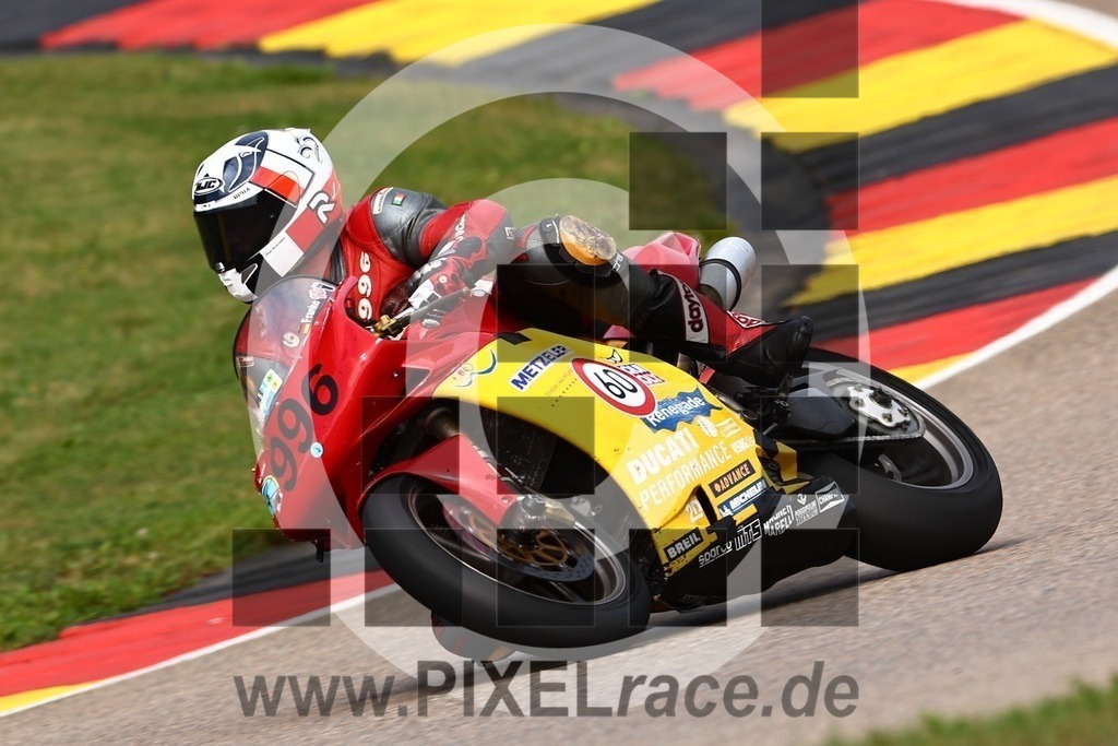 0996-20240819_02494 | Schöne Erinnerungen an spannende Momente - das festzuhalten ist unser Job. PIXELrace.de ist seit 2003 auf den Rennstrecken Europas unterwegs um die Action draußen beim Fahren und die wunderbare Stimmung imm Fahrerlager für euch einzufangen.