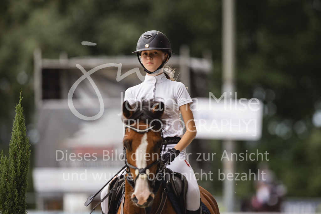 230824_Delbrueck_PonyTrophy-237 | Deine schönsten Turniermomente als professionelle Fotos! Entdecke hochwertige Pferdesport-Fotografie im Online-Shop. Jetzt Fotos finden & bestellen!