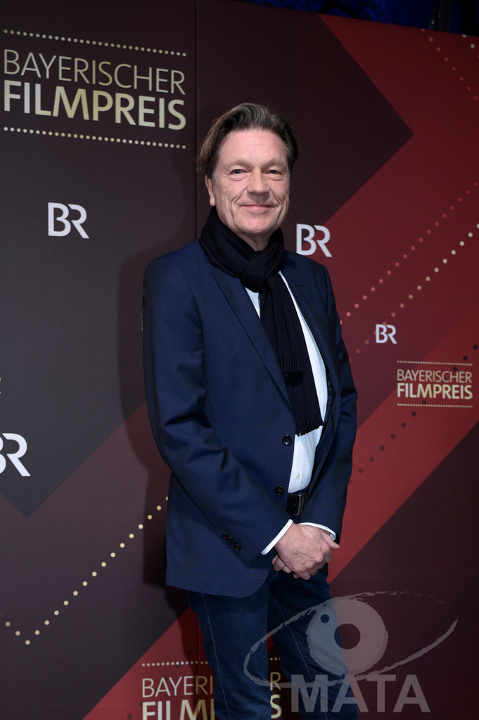 _DWI4633 | Roland Suso Richter bei der Verleihung des 47. Bayerischen Filmpreises 2026  im Prinzregententheater. München, Deutschland. Der Bayerische Filmpreis wird seit 1979 von der Bayerischen Staatsregierung verliehen, um die Bedeutung des Kinofilms als Kulturgut herauszustellen. - Realisiert mit Pictrs.com