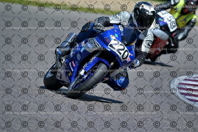 26BT02-1717 | markuskiefer.com - Realisiert mit Pictrs.com