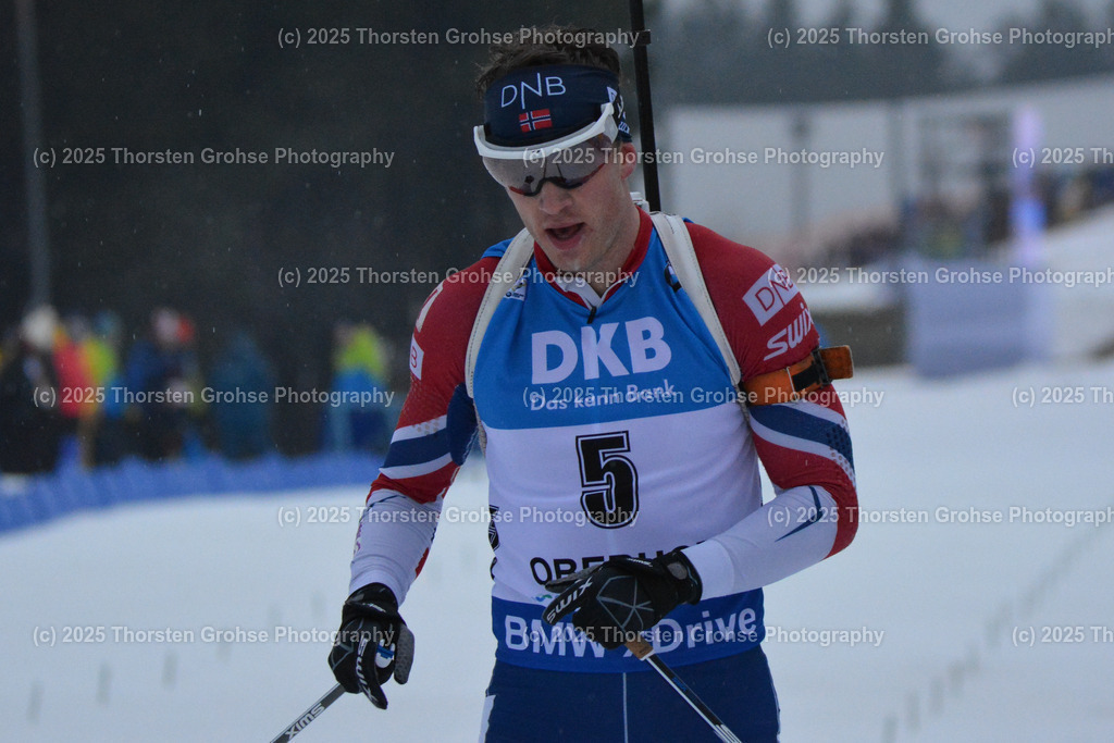 IBU WC Biathlon Oberhof 2018 | BOE Tarjei (NOR) im Ziel (Platz 3); IBU WC Biathlon Oberhof 2018, 12,5 km Verfolgung der Männer am 06.01.2018 in der DKB Ski Arena in Oberhof, (Deutschland) - Realisiert mit Pictrs.com