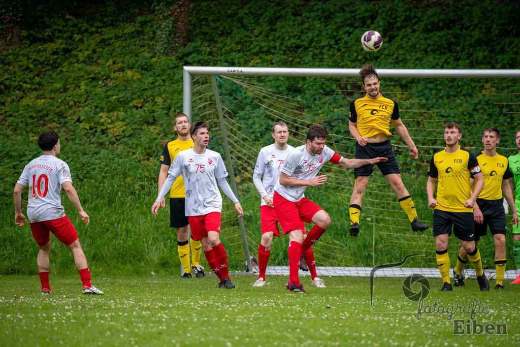 1. FC Ohmstede-SVE Wiefelstede | Herren Kreispokalfinale Jade-Weser-Hunte; 1.FC Ohmestede (gelb) - SVE Wiefelstede (weiß) am 16.06.2024; in Obenstrohe (Plaggenkrugstraße), Photo: Philip Eiben 2024 - Realisiert mit Pictrs.com