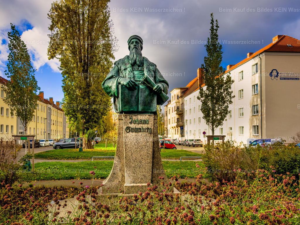 Magdeburg Sehenswürdigkeiten Johann Gutenberg Denkmal-3891 | Denkmal Johann Gutenberg in Magdeburg - Realizado com Pictrs.com