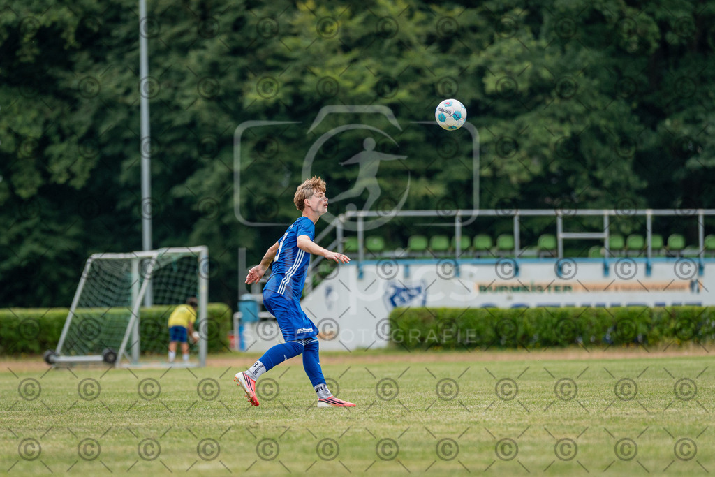 _DSC8272 | Professionelle Fußball- und Sportfotografie. Spielbilder online ansehen und kaufen – Einzelbilder oder komplette Galerien in hoher Qualität. - Realisiert mit Pictrs.com