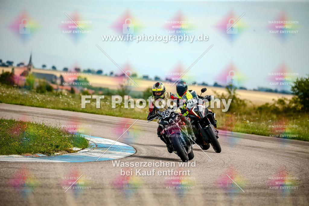 Chambley Juli-2540 | Hier findet Ihr Bilder von Touristenfahrten auf der Nürburgring Nordschleife oder von anderen Veranstaltungen die ich besucht habe. Viel Spass beim Durch Schauen 