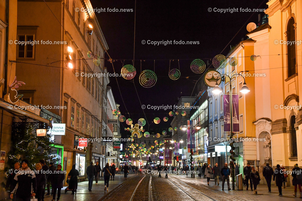 Landstrasse Linz_ Weihnachtsbeleuchtung 2022_ 23.11.2022-1 | 23.11.2022, Landstrasse Linz, AUT, Weihnachten 2022, im Bild Weihnachtsbeleuchtung, Weihnachten, Shopping, Einkauf, Geschenke, Menschen, Adventszeit, Advent, Freude