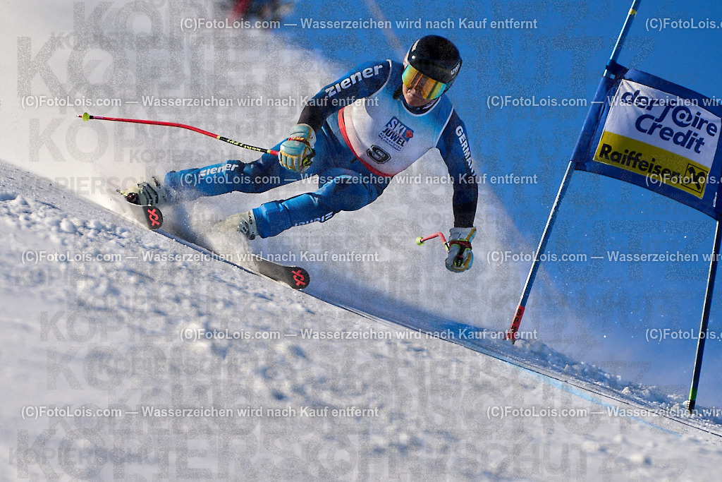 ALP3382_MASTERS-Cup_GS-C Damen_Lentner Sidonie | (C)FotoLois.com, Alois Spandl. FIS Masters-Cup Wildschönau, Giant Slalom auf der Piste Schatzberg GS, Siegerehrung auf dem Dorfplatz Niederau, Sa 13. Januar 2024.