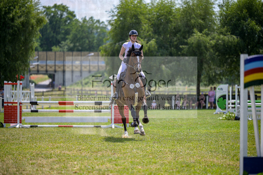 Reitturnier Voxtrup | Entdecke hochwertige Reitturnierfotos von Foto Oger. Professionell, emotional und authentisch – jetzt Lieblingsmomente im Shop bestellen.Deutschlandweite Turnierfotografie. - Realisiert mit Pictrs.com