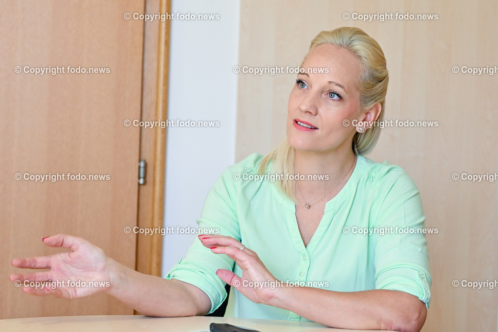 Sarah Windischhofer_ Gerichtsvollzieher_ 21.06.2023-28 | 21.06.2023, Linz, AUT, Landesgericht Linz, Gerichtsvollzieher, im Bild Sarah Windischhofer (Gerichtsvollzieher)