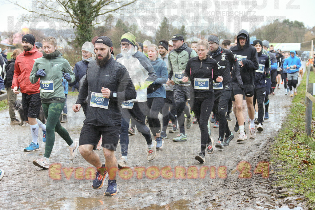 241208_0927_EX1_3828 | Sportfotografie im Rhein-Sieg Kreis, Köln, Bonn, NRW, Rheinland Pfalz, Hessen, etc. Unser Tätigkeitsfeld umfasst den Laufsport vom Volkslauf über den Marathon, Duathlon, Triathon bis zum Ultralauf wie Kölnpfad Ultra oder Schindertrail.