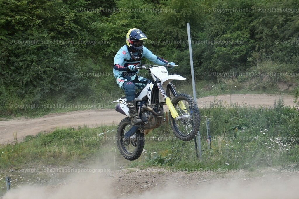 DSC_0470 (2) | Sportfotografie , Motorsport, Motoross, Reitsport, Mointainbike, Enduro,
Landschaft , Outdoor, Eventfotografie, Landschaft, Bilder online bestellen - Realisiert mit Pictrs.com