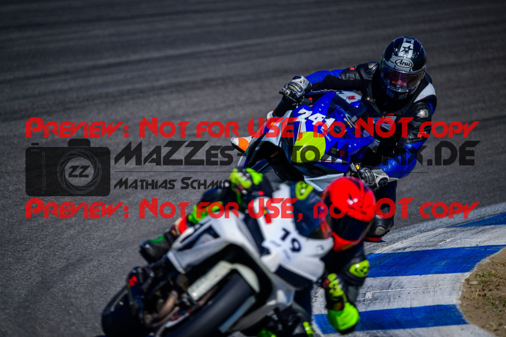 MaZZes_Fotomatrix_20250407_6007705_8393 | ROT