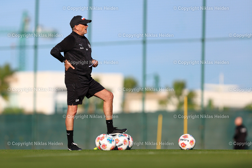 NH_HolsteinKiel_Trainingslager2026Algorfa_08012026 | Dirk Bremser (Co-Trainer, Holstein Kiel)Fußball I Herren I 2. Bundesliga I Saison 2025-2026 I Trainingslager I Holstein Kiel I 08.01.2026 I Algorfa, Spanien