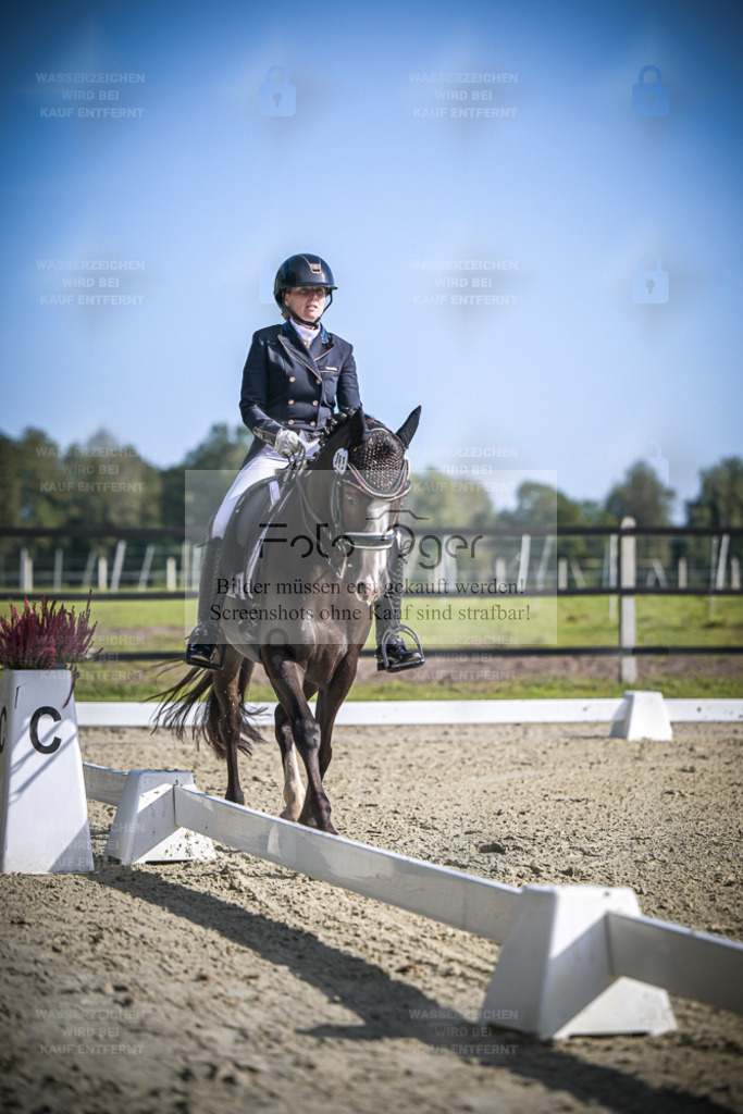 DOS_0732 | Entdecke hochwertige Reitturnierfotos von Foto Oger. Professionell, emotional und authentisch – jetzt Lieblingsmomente im Shop bestellen. - Realisiert mit Pictrs.com