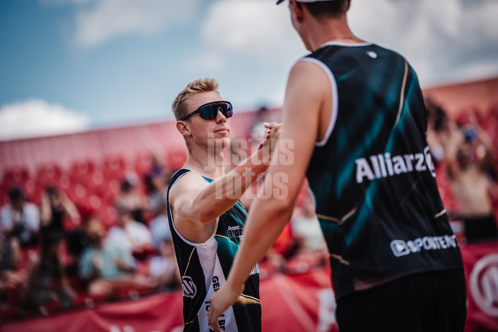 Beachvolleyball | Männer | Allianz German Beach Tour 2025 | Tourstop München | 11.07.2025 | v.l. Jonas Reinhardt und Robin Sowa