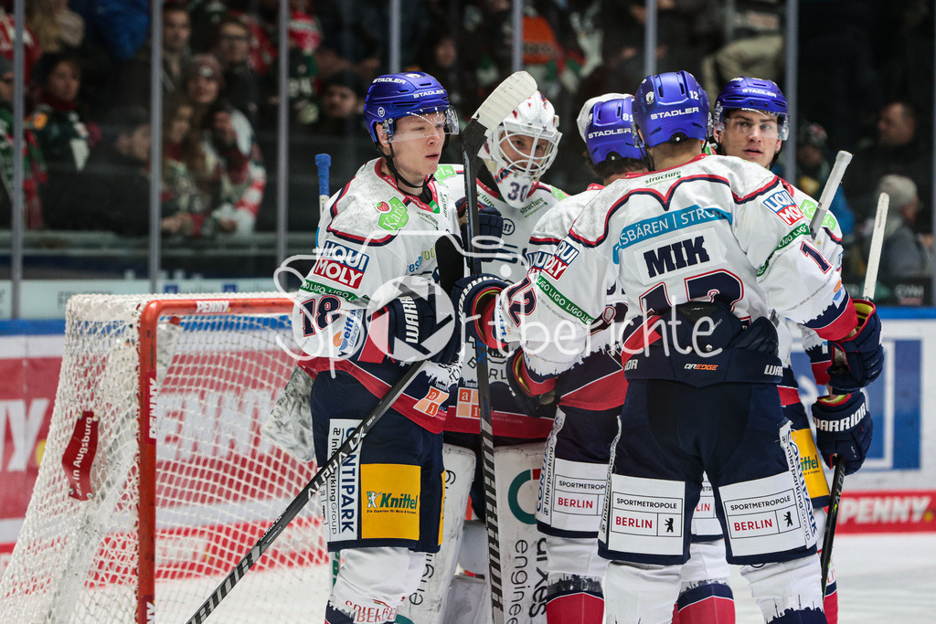 Augsburger Panther - Eisbaeren Berlin | Die Eisbaeren freuen sich ueber den Sieg in Augsburg