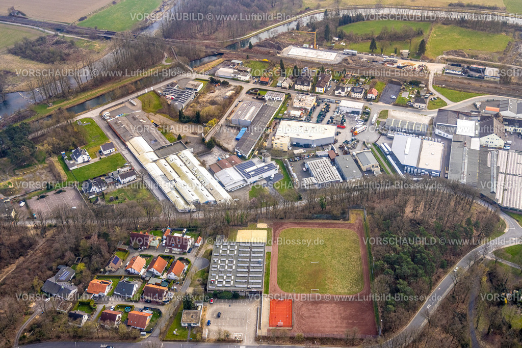 Wickede240307751 | Luftbild, Sportplatz und Gerken-Sporthalle Sportanlage an der Hövelstraße, Gewerbegebiet Zum Ostenfeld, Wohngebiet, Wickede/Ruhr, Nordrhein-Westfalen, Deutschland