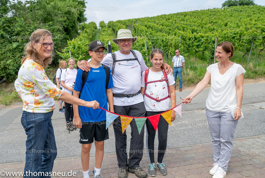 DSC_8577 | Zieleinlauf des Hospizlaufes mit  Gunter Lutzi, - zugleich Unterstützer-Fest (statt Sommerfest) des Hospizes - bitte etwas Zeit mitbringen , 
,, Bild: Thomas Neu