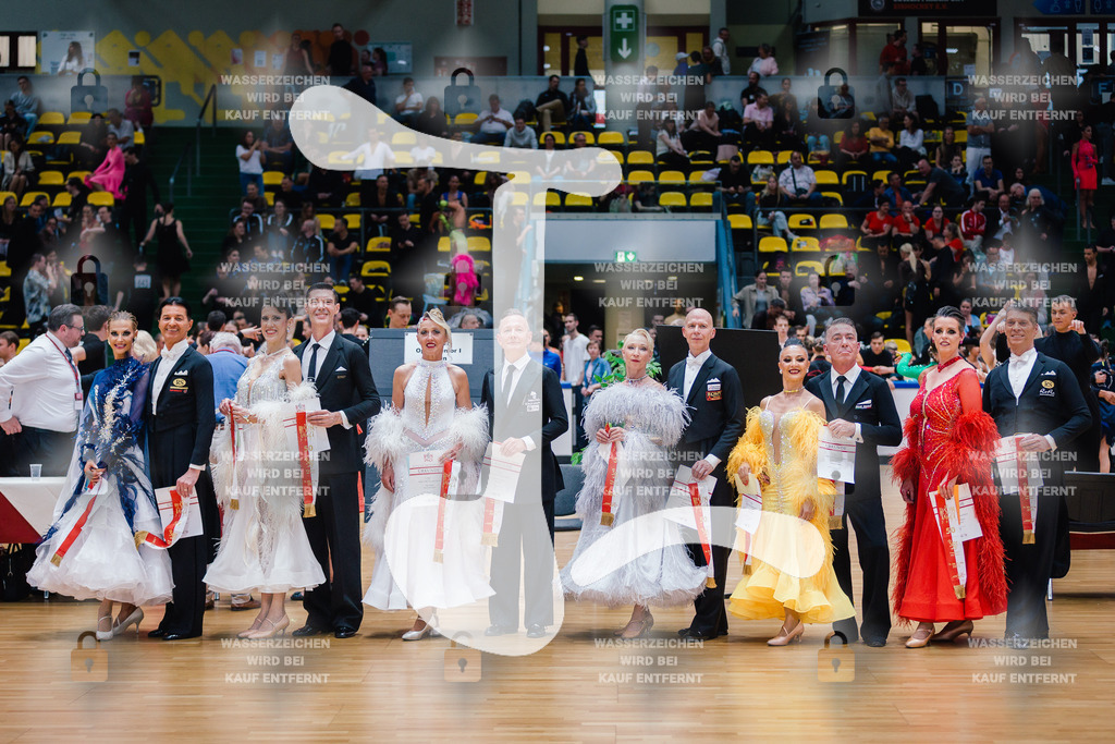 Hessen Tanzt WDSF Open Senior III Standard Siegerehrung-2025-05-17-0540 | Webshop for digital downloads and prints of dance sport, event & show photographer Julian Link - Realisiert mit Pictrs.com