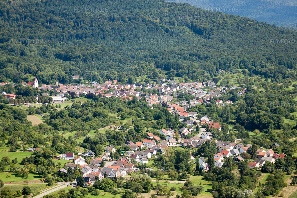 Luftbild: Gaggenau-Oberweier im Ortsteil Oberweier in Gaggenau im Bundesland Baden-Württemberg in Deutschland. Foto: IMG_31213.jpg vom 09.08.2010 durch Werner Riehm/FLY-FOTO.de