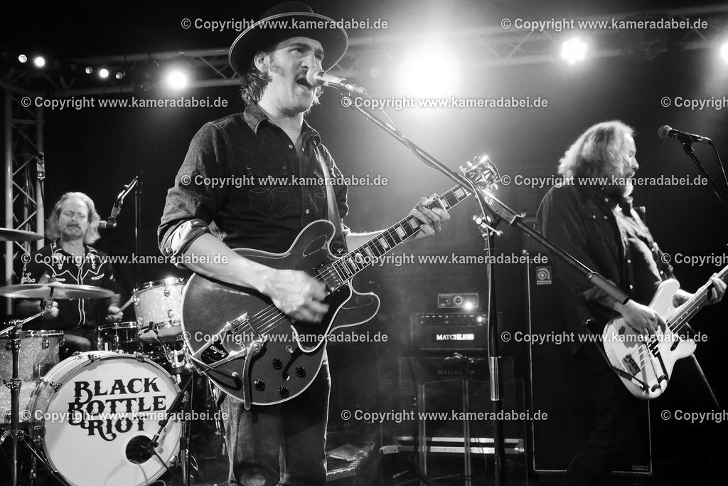 Konzert : Black Bottle Riot am 14.11.2025 im Rare Guitar in Münster | Konzert : Black Bottle Riot am 14.11.2025 im Rare Guitar in Münster - Realisiert mit Pictrs.com