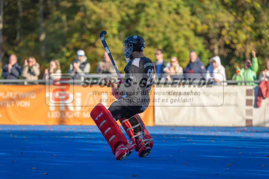 HK_20241103_108593 | 1. Bundesliga Herren Crefelder HTC - Hamburger Polo Club am 3.11.2024 CHTC Krefeld, Krefeld , Joshua Onyekwue Nnaji Torwart ( Crefelder HTC #29 )