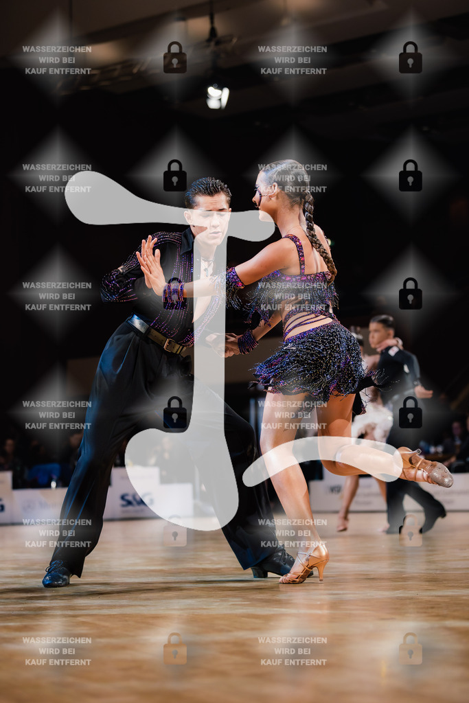 Goldstadtpokal 2025 - WDSF Open Latin Youth 4th (77) Tobias Ottner _ Melaniia Petrova (Austria)-2025-01-25-8947 | Webshop for digital downloads and prints of dance sport, event & show photographer Julian Link - Realisiert mit Pictrs.com