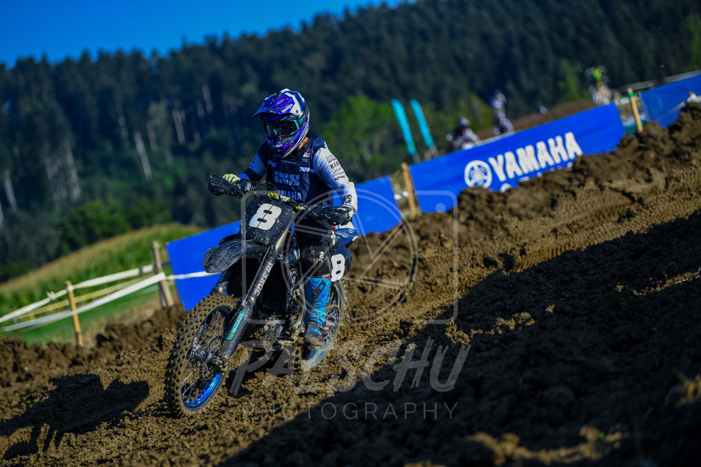 Yami (11) | Paeschuphoto Shop - Wer nicht sucht der auch nicht findet.Ob Motocrossbilder oder von einem besuchtem Spiel, Hauptsache Action. - Realisiert mit Pictrs.com