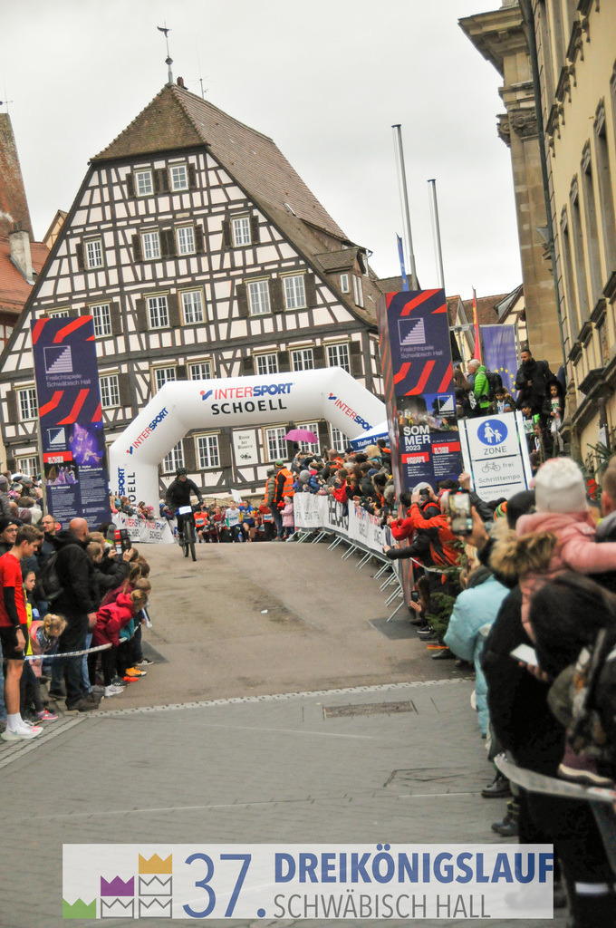 Stadtwerke Jugendlauf 1700m | 3 Koenigslauf 2023 - Realisiert mit Pictrs.com