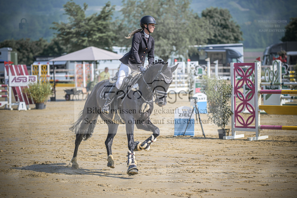 20240511-DOS_3449 | Entdecke hochwertige Reitturnierfotos von Foto Oger. Professionell, emotional und authentisch – jetzt Lieblingsmomente im Shop bestellen. - Realisiert mit Pictrs.com
