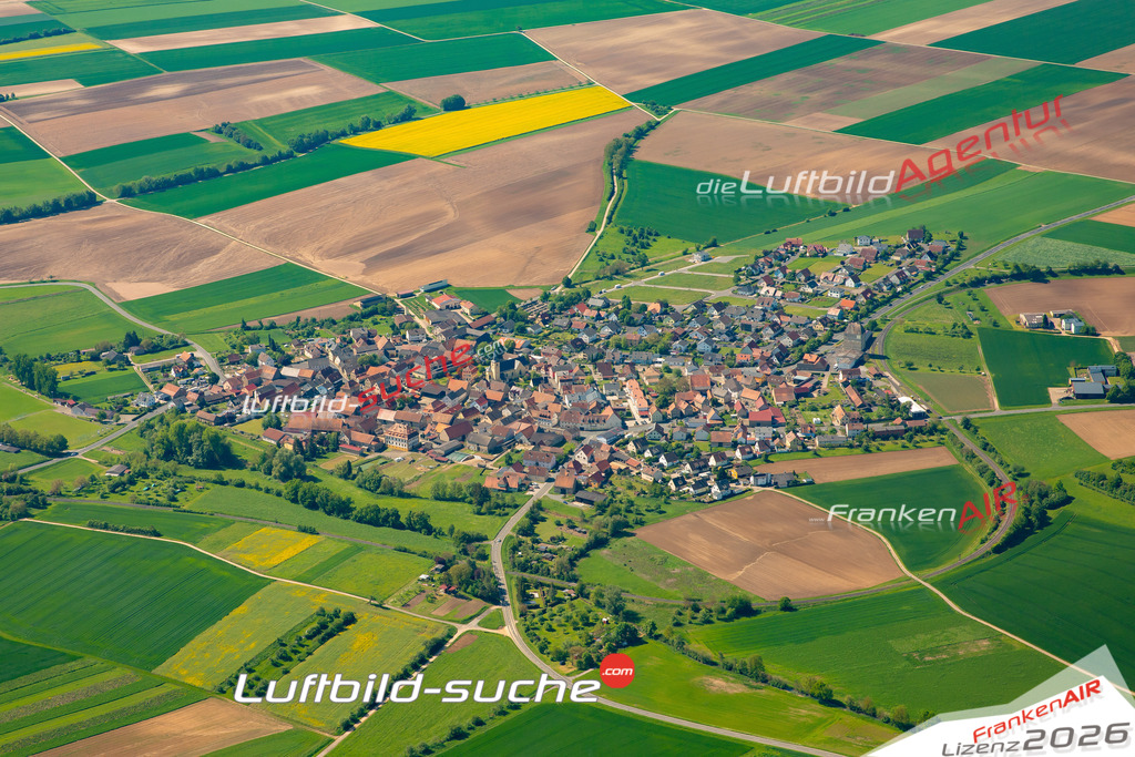 Das Luftbild zeigt :  Prosselsheim - Die Luftaufnahme wurde 2024 vom UL-Flugzeug aus erstellt ( keine Drohne ) - Hochauflösende Luftaufnahme - Für grossformatige Ausdrucke geeignet. Die Geschenkidee !Mit Lizenz und Bildrechte bestellbar