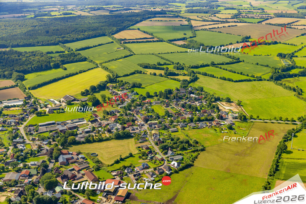 Luftbild der Stadt Bargstedt - Die Luftaufnahme wurde 2025 vom UL-Flugzeug heraus erstellt ( keine Drohne ) - Hochauflösende Luftaufnahme - für professionelle Ausdrucke geeignet. Die Geschenkidee !Hier alle&nbsp;Infos zur Lizenzierung der LuftaufnahmeWir fliegen auch dieses Jahr wieder in Ihre Region um Luftbilder zu erstellen.- Luftbild anfragen