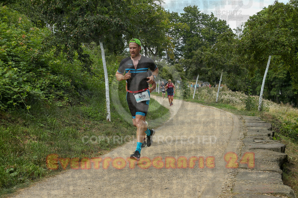 250824_1346_EX1_3604 | Sportfotografie im Rhein-Sieg Kreis, Köln, Bonn, NRW, Rheinland Pfalz, Hessen, etc. Unser Tätigkeitsfeld umfasst den Laufsport vom Volkslauf über den Marathon, Duathlon, Triathon bis zum Ultralauf wie Kölnpfad Ultra oder Schindertrail.