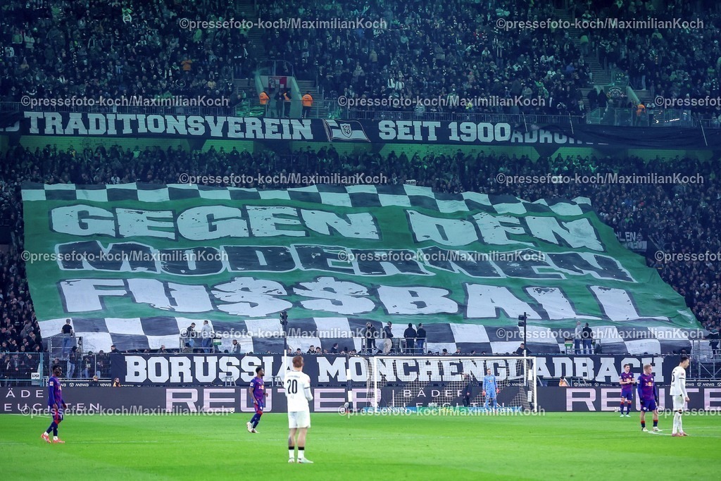 BMG28112501082 | 28.11.2025, Fußball, Borussia Mönchengladbach - RB Leipzig, 1. Fußball Bundesliga, 12.Spieltag, Borussia-Park, Saison 2025 2026: Choreografie Choreo Choreography Banner Schriftzug Protest Proteste Protestbanner Gegen den Modernen fußball Nordkurve Fans Tribüne DFB regulations prohibit any use of photographs as image sequences and or quasi-video.