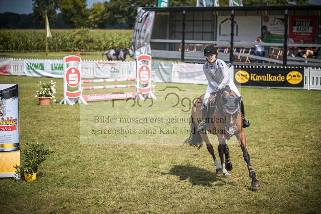 DOS_6401 | Entdecke hochwertige Reitturnierfotos von Foto Oger. Professionell, emotional und authentisch – jetzt Lieblingsmomente im Shop bestellen.Deutschlandweite Turnierfotografie. - Realisiert mit Pictrs.com