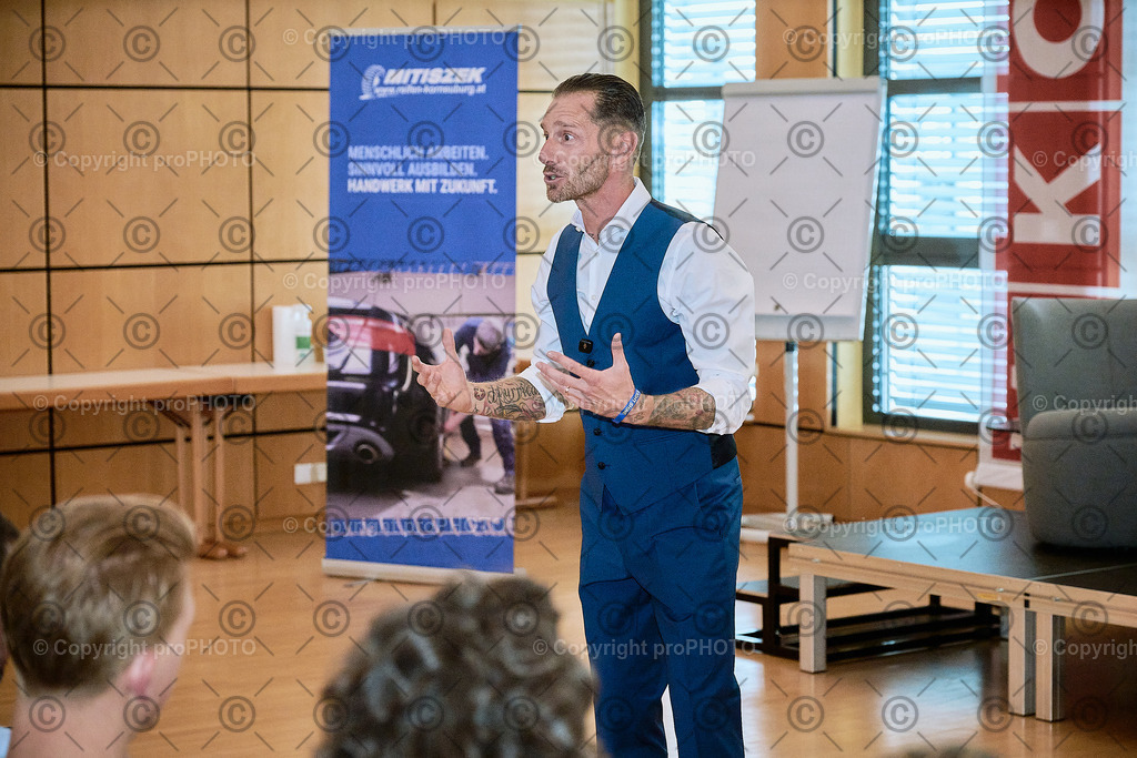 052_202509_EmployerBranding_NZ9_1667 | proPHOTO - Realisiert mit Pictrs.com