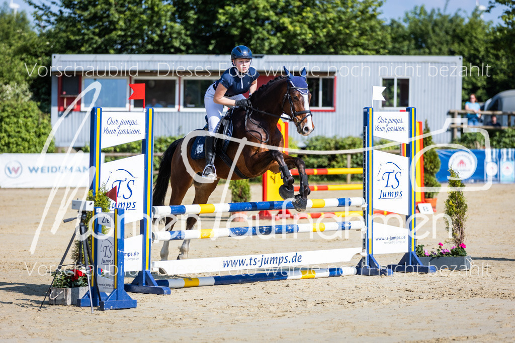 Donop24-ASpr-011 | MomenTaufnahmen Pferdesportfotos