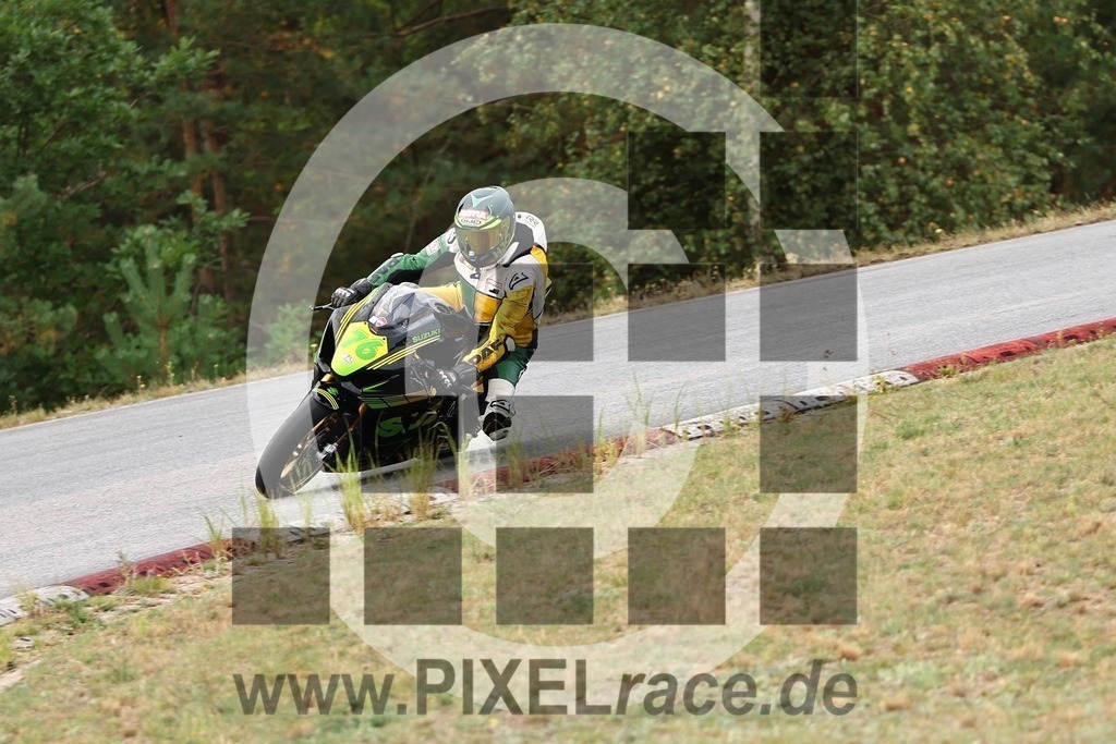 0076-20260912_10580 | Schöne Erinnerungen an spannende Momente - das festzuhalten ist unser Job. PIXELrace.de ist seit 2003 auf den Rennstrecken Europas unterwegs um die Action draußen beim Fahren und die wunderbare Stimmung imm Fahrerlager für euch einzufangen.