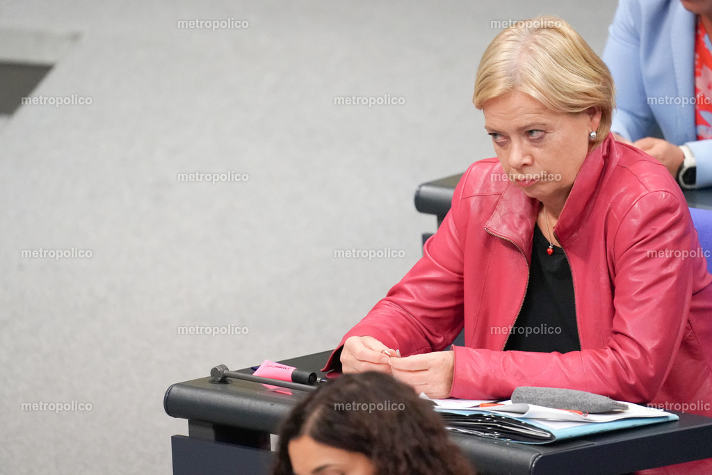 Gesine Lötzsch (6) | Metropolico