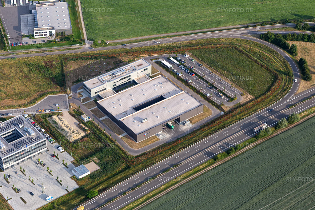 Luftbild: Gewerbegebiet Carl-Benz-Straße mit EIZO GmbH in Rülzheim im Bundesland Rheinland-Pfalz in Deutschland. – Foto: IMG_120788.jpg vom 03.06.2020 durch Werner Riehm/FLY-FOTO.de – Auflösung des Originals: 5472 x 3648 px – EIZO