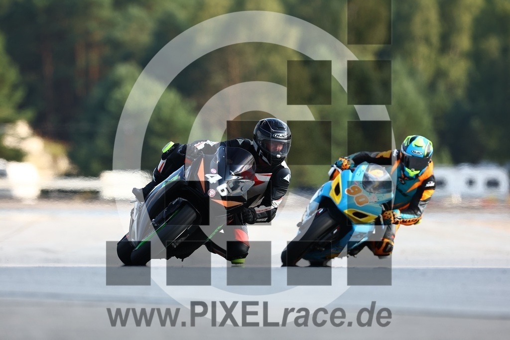 0046-20240803_05233 | Schöne Erinnerungen an spannende Momente - das festzuhalten ist unser Job. PIXELrace.de ist seit 2003 auf den Rennstrecken Europas unterwegs um die Action draußen beim Fahren und die wunderbare Stimmung imm Fahrerlager für euch einzufangen.