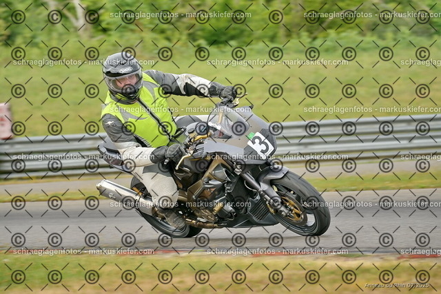 25bt05-0447 | markuskiefer.com - Realisiert mit Pictrs.com