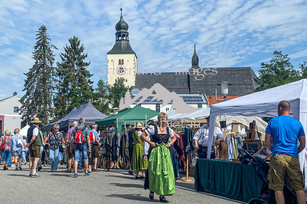 IMG_2610 | der Kunsthandwerkermarkt am Pfingstsonntag, bereits am frühen Vormittag gut besucht