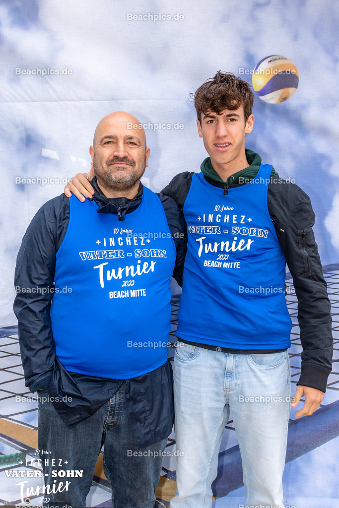 2022-00063148-Vater-Sohn-Turnier-Teamfotos-2 | 26.05.2022; Berlin Foto: Gerold Rebsch - www.beachpics.de