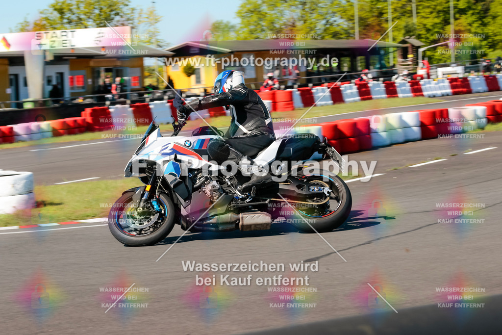 Moto-TeamOBK-21526 | Hier findet Ihr Bilder von Touristenfahrten auf der Nürburgring Nordschleife oder von anderen Veranstaltungen die ich besucht habe. Viel Spass beim Durch Schauen 